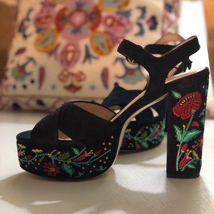 Club Monaco Shoes - Like new Club Monaco embroidered platform sandals Club Monaco Shoes - Like new Club Monaco embroidered platform sandals